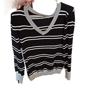 Pink rose XL sweater GUC